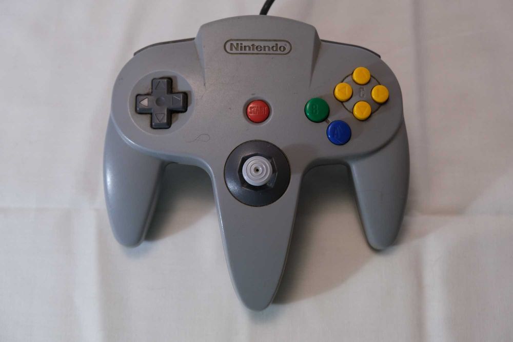N64, Jogos e acessórios