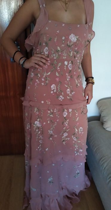 Vestido longo bordado sensual