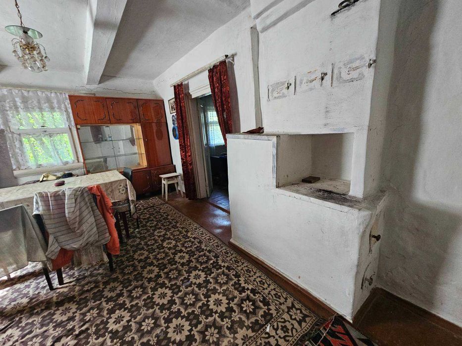 Продається частина будинку із земельною ділянкою в с Тетерівка