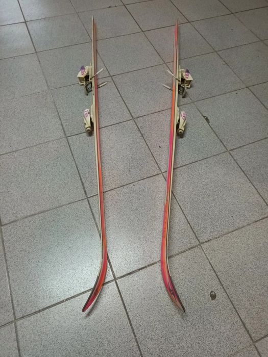 Skis completos, em bom estado