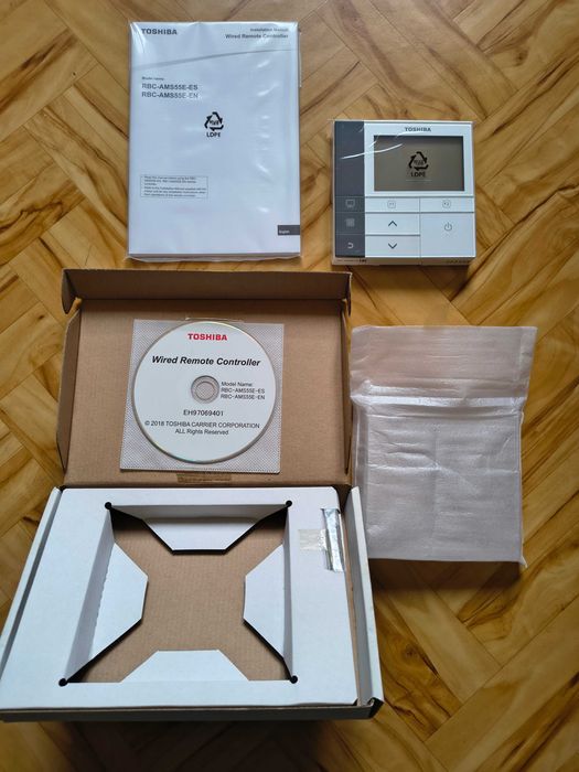 Sterownik przewodowy Toshiba RBC-AMS55E-EN