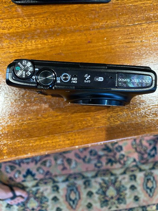 Nikon Coolpix 9500