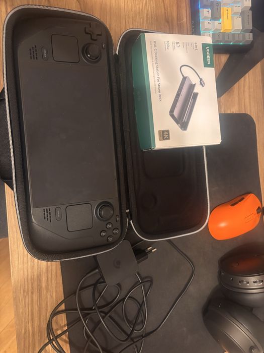 Steam Deck Oled 512gb plus dock ugreen