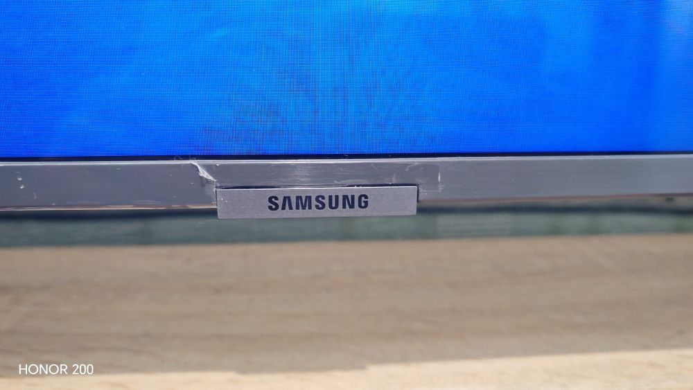 Телевизор Samsung UE55TU7100XUA