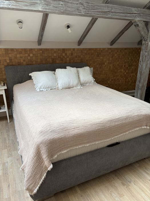 Łóżko tapicerowane oryginalne, firmy: m&k foam Koło 160 x 200 cm stan bardzo dobry