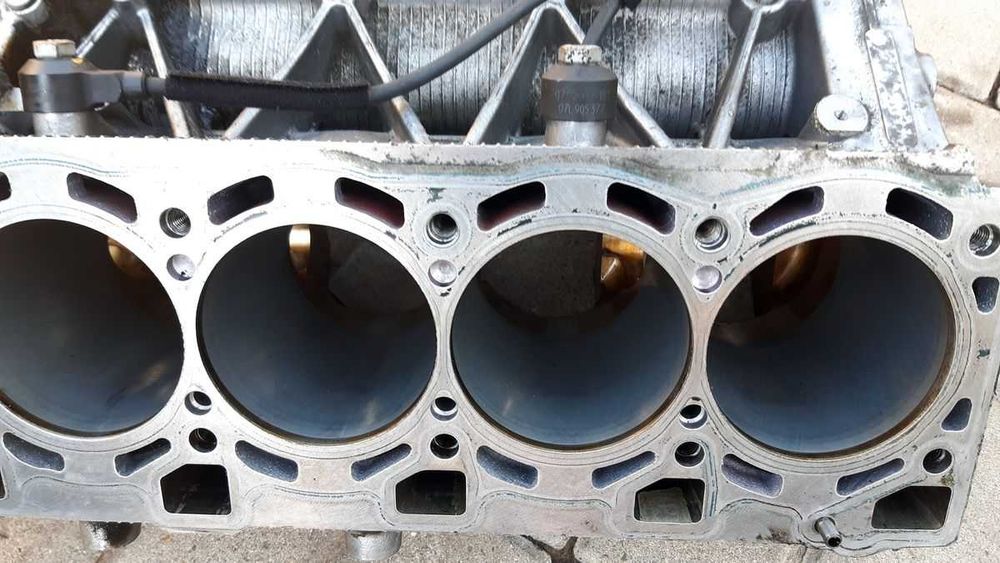 AUDI A6 S6 , A8 S8 blok silnika 5,2 FSI .