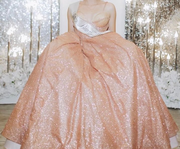 Сукня (випускна )