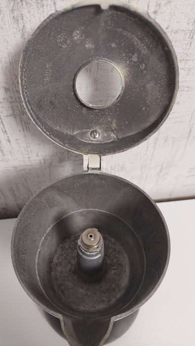 Гейзерная кофеварка Bialetti Mukka Express б/у