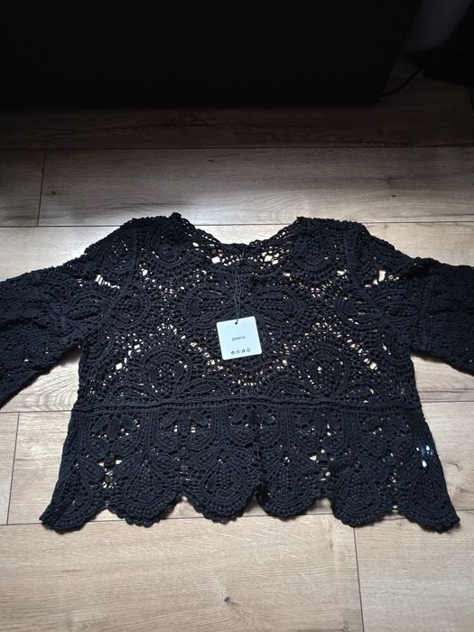 Nowa krótka bluzka ażurek