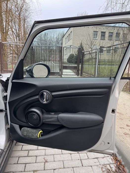 Mini Cooper one 4 doors 2017