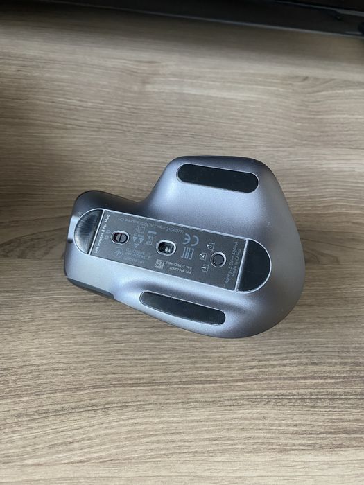 Logitech MX Master 3 for Mac com caixa e cabo original