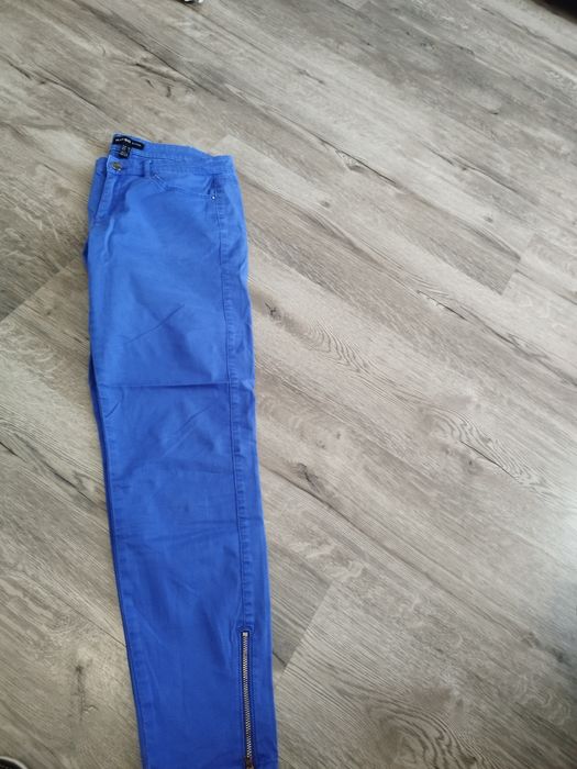 Spodnie materiałowe Mango