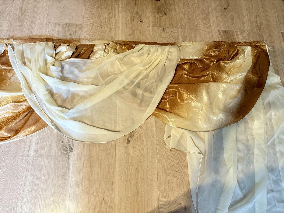 Piękny ozdobny lambrekin na okno – styl glamour, stan idealny