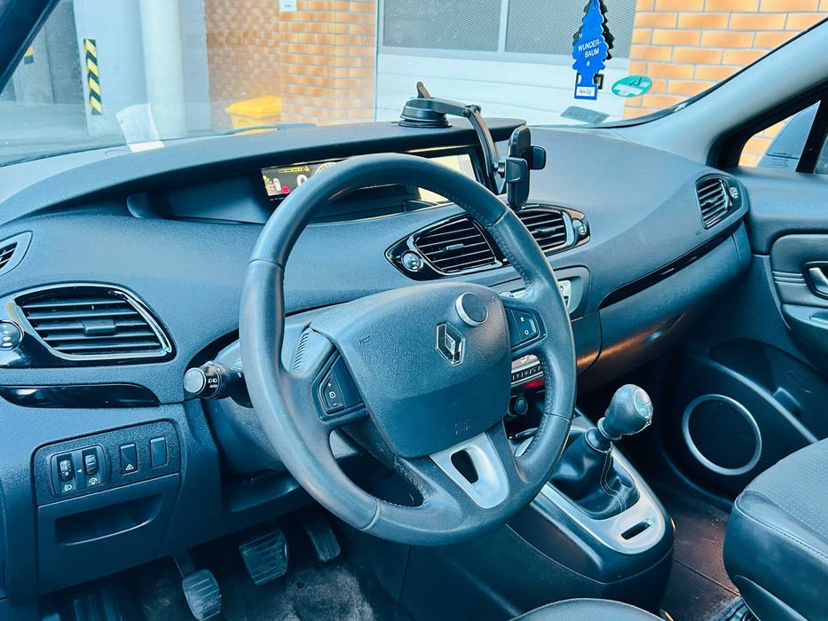 Renault Scenic 1.2 benzyna 2011r