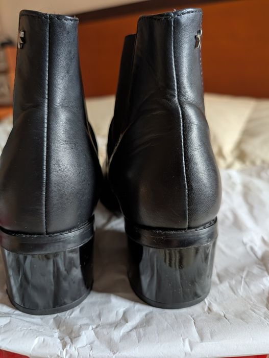 Botim preto em pele Cubanas