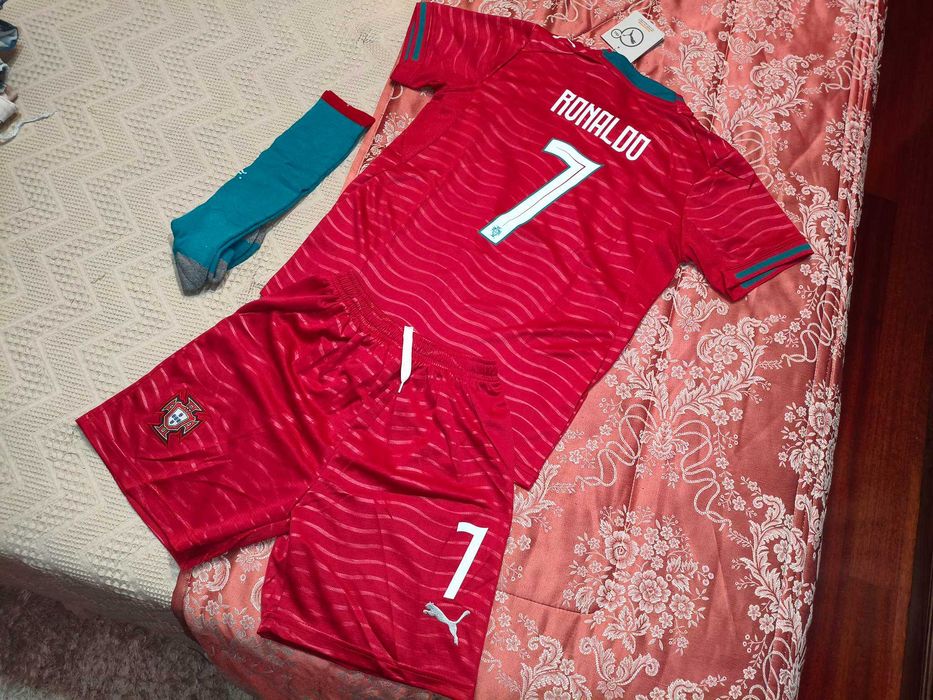 Camisola Criança RONALDO Equipamento PORTUGAL | NOVO