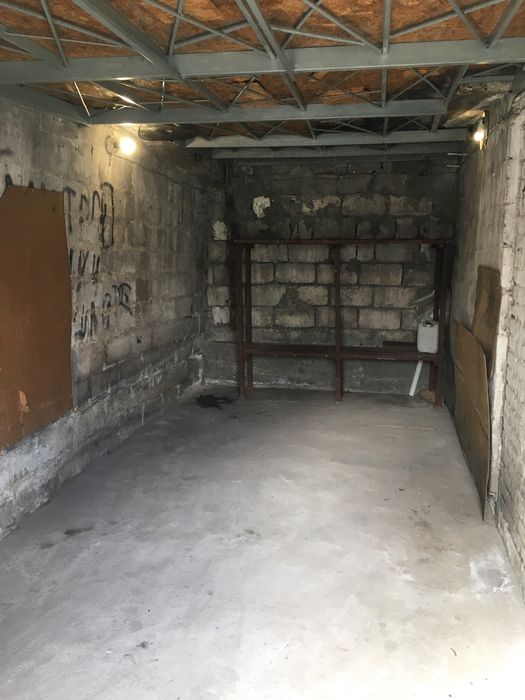 Гараж у центрі район АТБ (ринок)