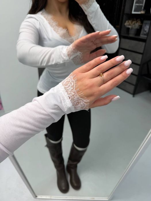 Віскозна кофтинка з мереживом