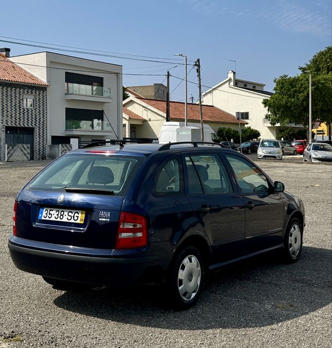 Skoda Fábia 1.4. Comfort 90 Mil quilómetros