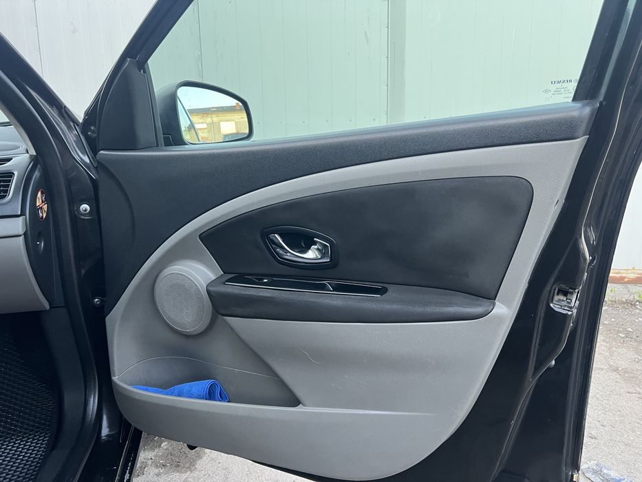 Renault Fluence 2012р 1.6 газ/бензин