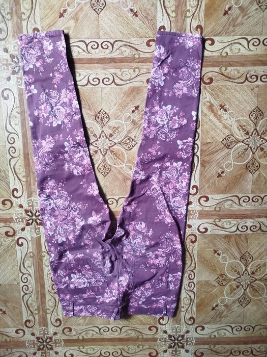 Spodnie dżinsowe jeginsy