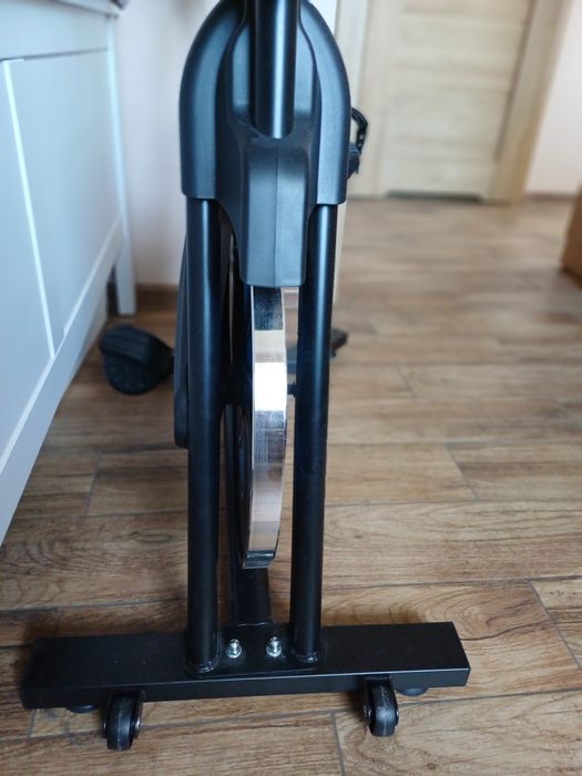 Rower stacjonarny treningowy magnetyczny.