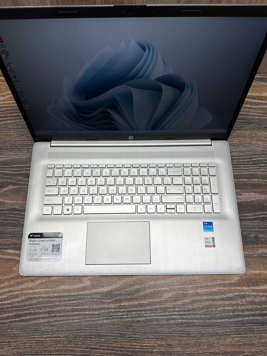 Ноутбук HP 17.3 FHD|core i5-1135G7|DDR4-16GB|SSD-240GB|Intel Iris Xe