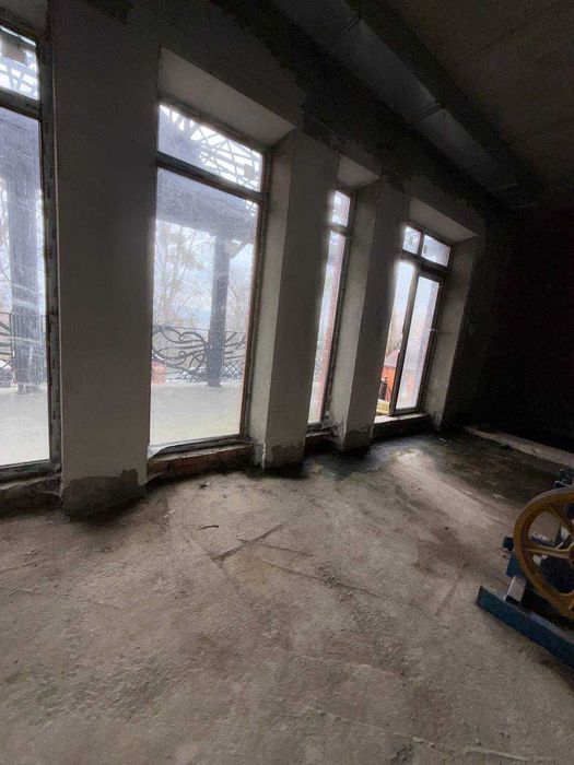 Продається комерційний об’єкт у центрі Чернівців