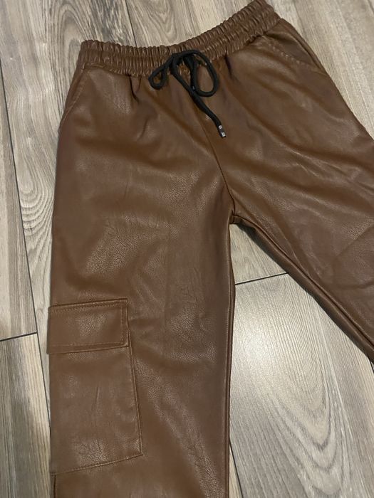 Spodnie skóropodobne czekoladowe