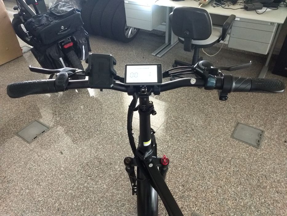 Bicicleta elétrica nova dobrável  500 W