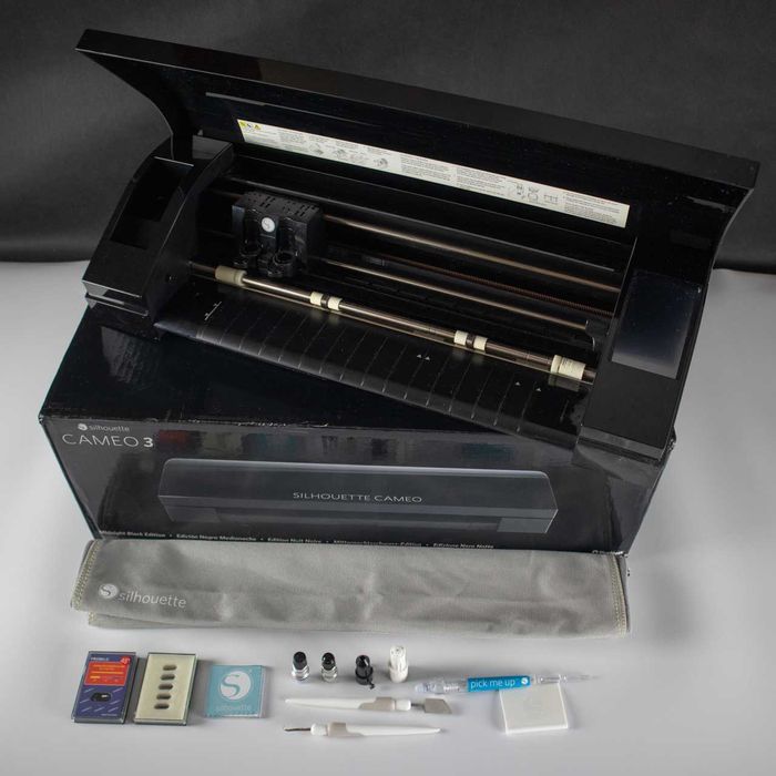 Ploter Silhouette Cameo 3 czarny - Wycina nacina rysuje / Super zestaw