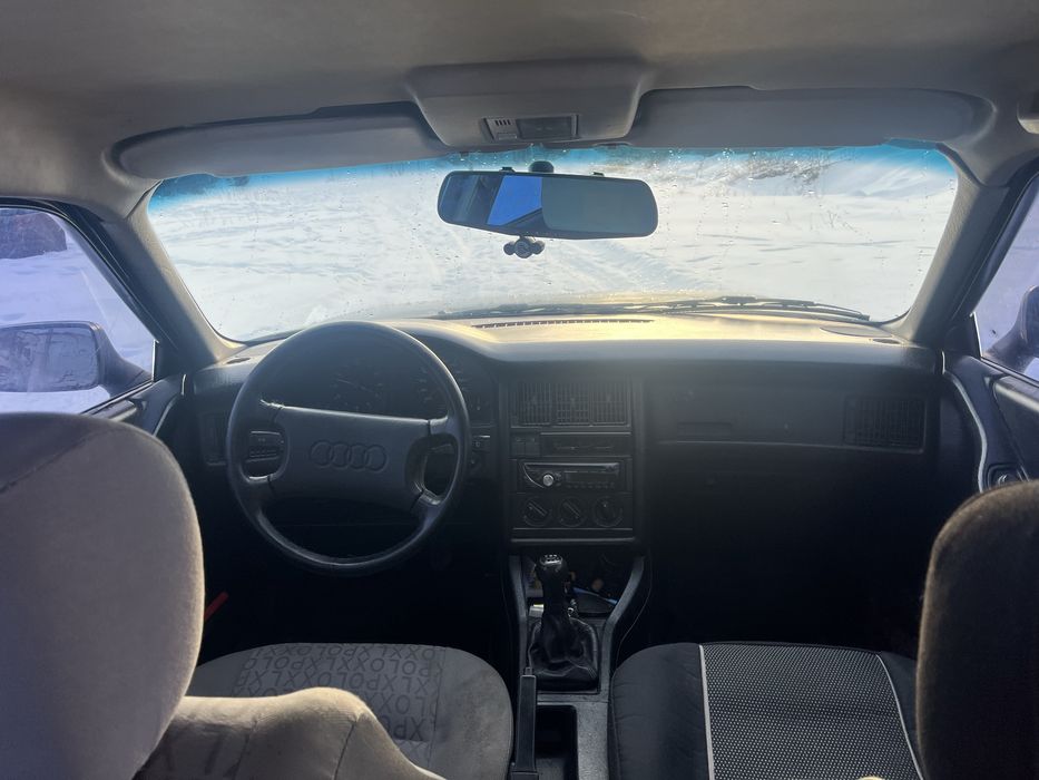 Автомобіль Audi 80