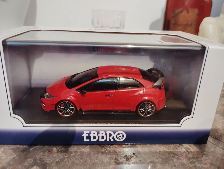 Ebbro miniaturas 1:43