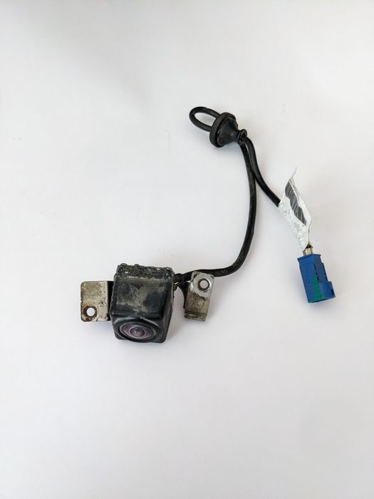 Камера заднього виду Tesla Model S. Оригінал