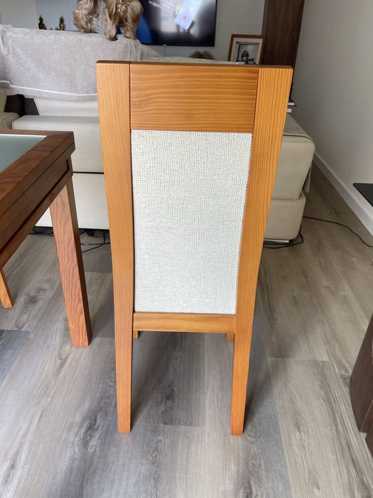 Mesa de jantar e 6 cadeiras