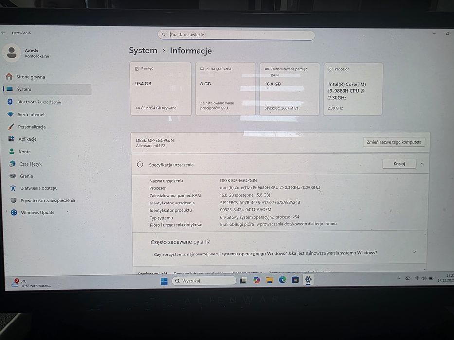 ekranem OLED 


---

Alienware m15 – klasa premium | i9-9880H | RTX 2