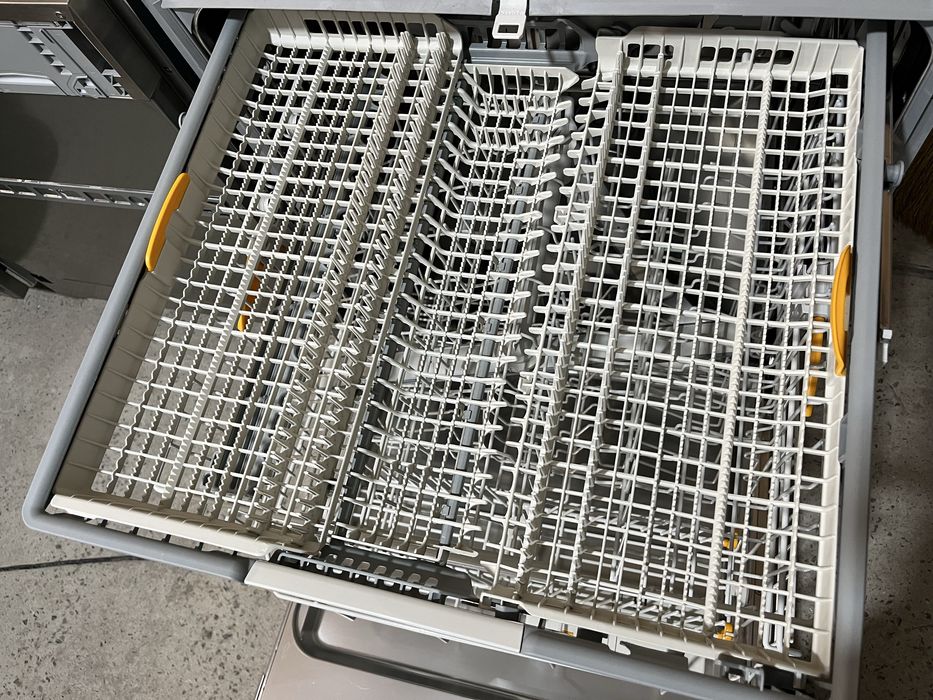 Посудомийна машина Miele g5210sci