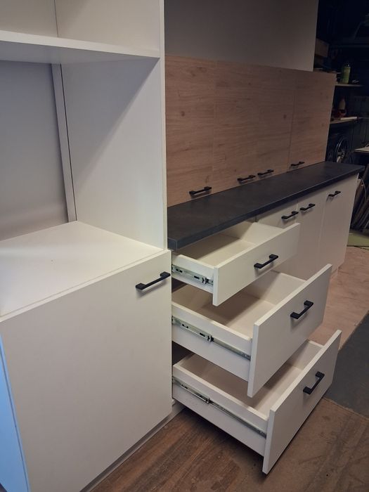 Meble  kuchenne z blatem nowe ostatnia sztuka