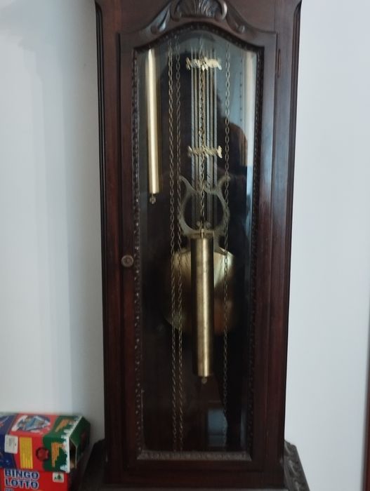 Relógio de pêndulo ou relógio de chão