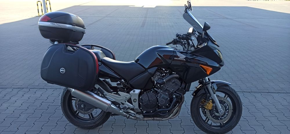 HONDA CBF 600 S z 2005r ABS kufry dodatki zadbana garażowana