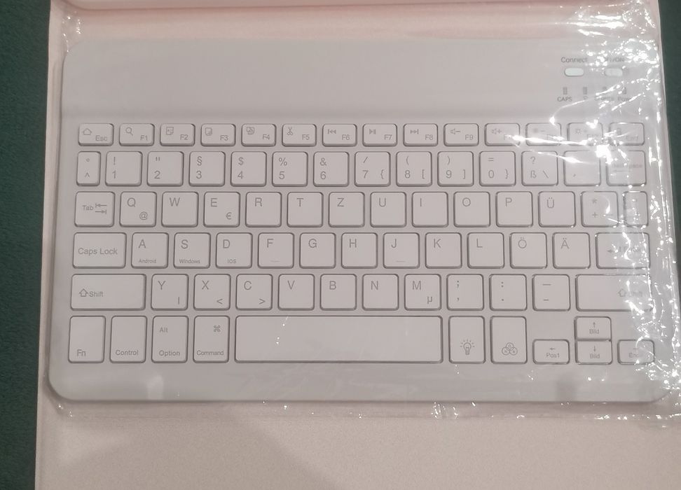 Etui z klawiaturą Bluetooth do iPada 10.9 / Pro 11 Różowe SET