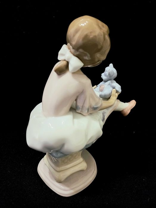 Фарфоровая статуэтка Лладро, дефект, читайте описание.