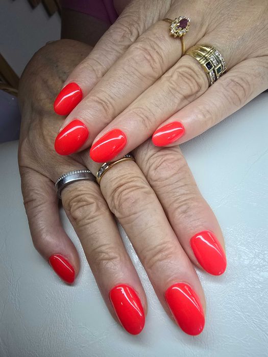 Verniz gel e unhas de gel