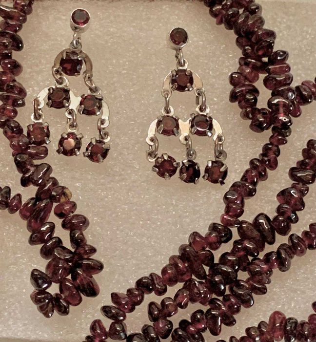 Серьги, бусы Гранаты