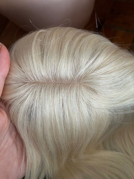 Blond topper z grzywką włosy naturalne