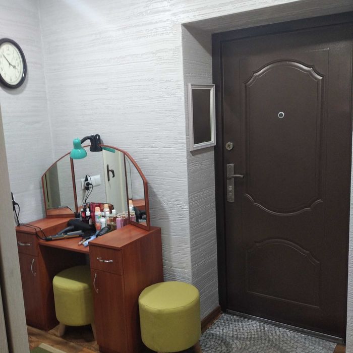 Продам квартиру 2-кімнатну