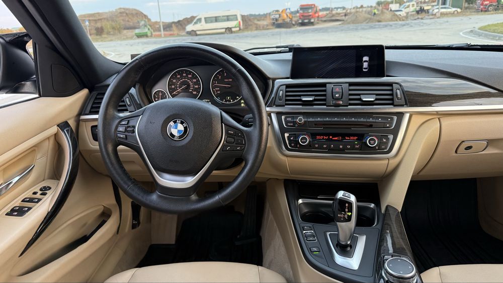 BMW 328i Luxury  2015