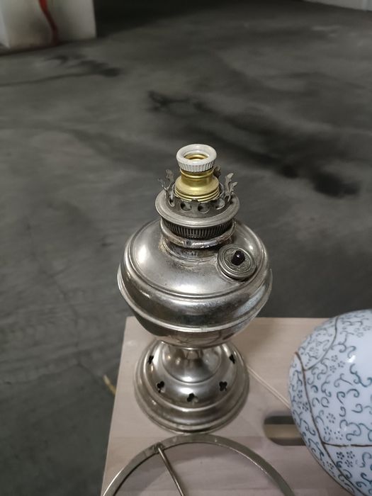 Candeeiro de cabeceira antigo