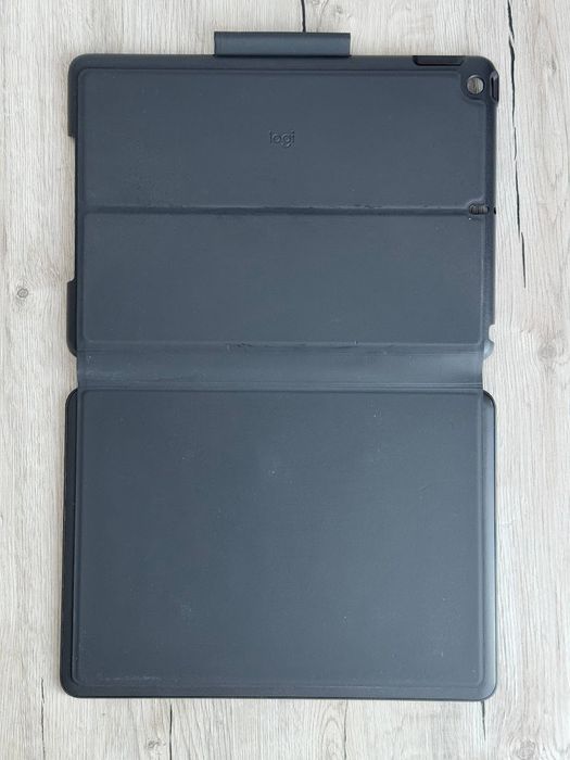Чохол-клавіатура Logitech SLIM FOLIO для iPad (7-го покоління)