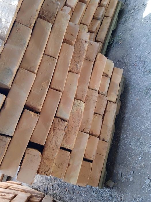Продається цегла